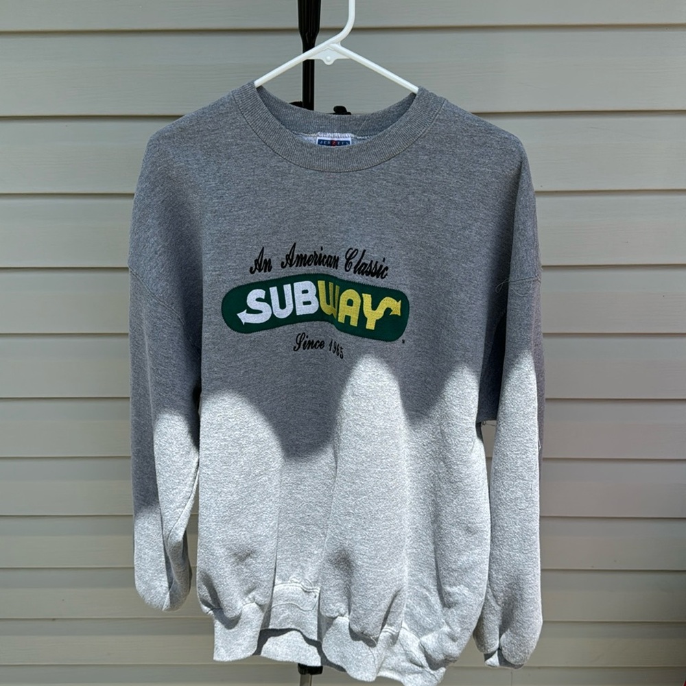 GREAT CONDITION~ vintage subway crew sweater